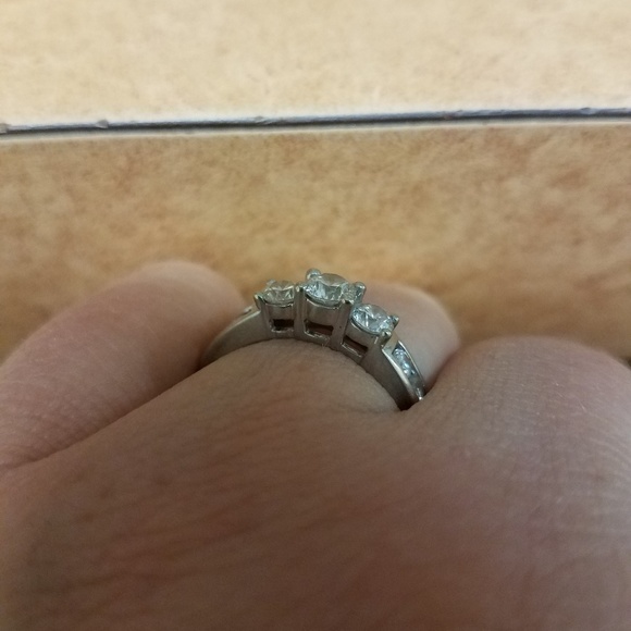 Wedding ring - Picture 4 of 4
